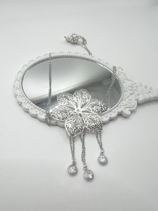 Collier Pétale Scintillant